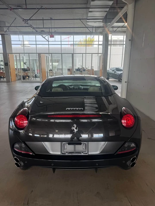 2010 Ferrari California - Image 6 of 10
