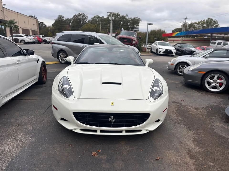 2010 Ferrari California - Image 2 of 10