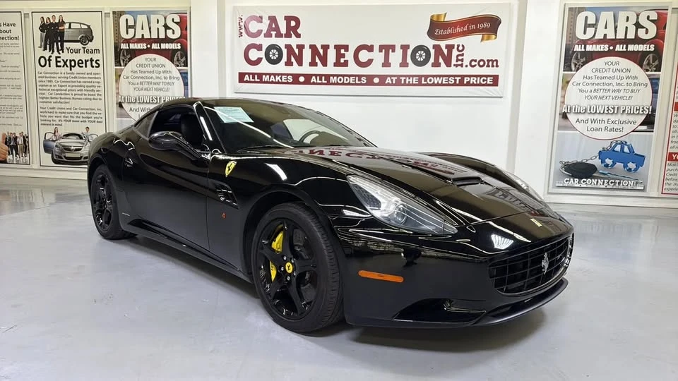2010 Ferrari California - Image 2 of 20