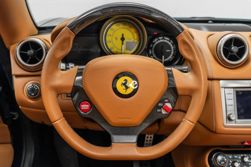 2010 Ferrari - Image 11 of 15