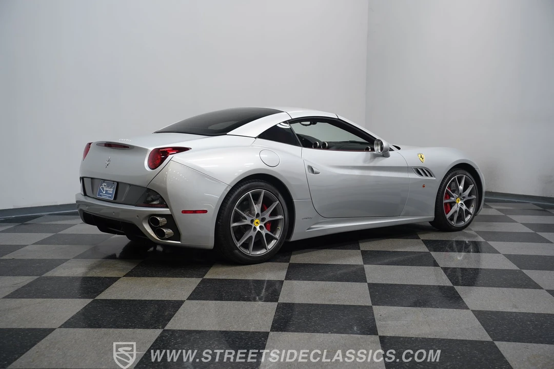2010 Ferrari California - Image 12 of 31