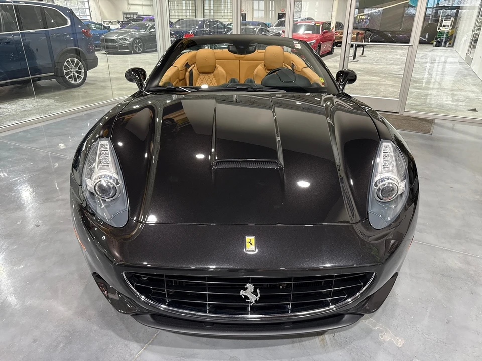 2010 Ferrari California - Image 2 of 31