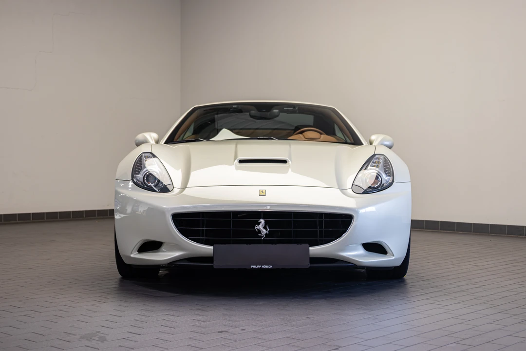 2010 Ferrari California - Image 10 of 31