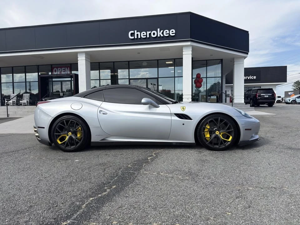 2010 Ferrari California - Image 2 of 20