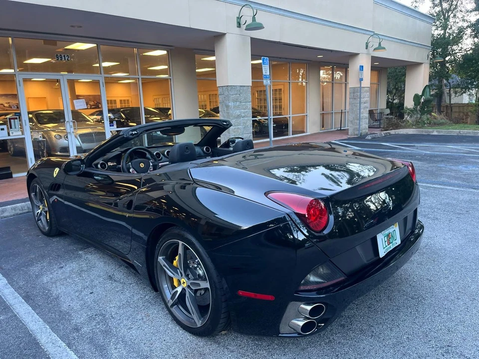 2010 Ferrari California - Image 8 of 31