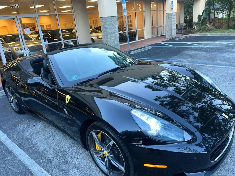 2010 Ferrari California - Image 2 of 31