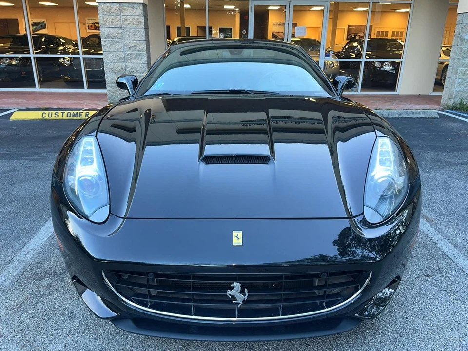 2010 Ferrari California - Image 27 of 31
