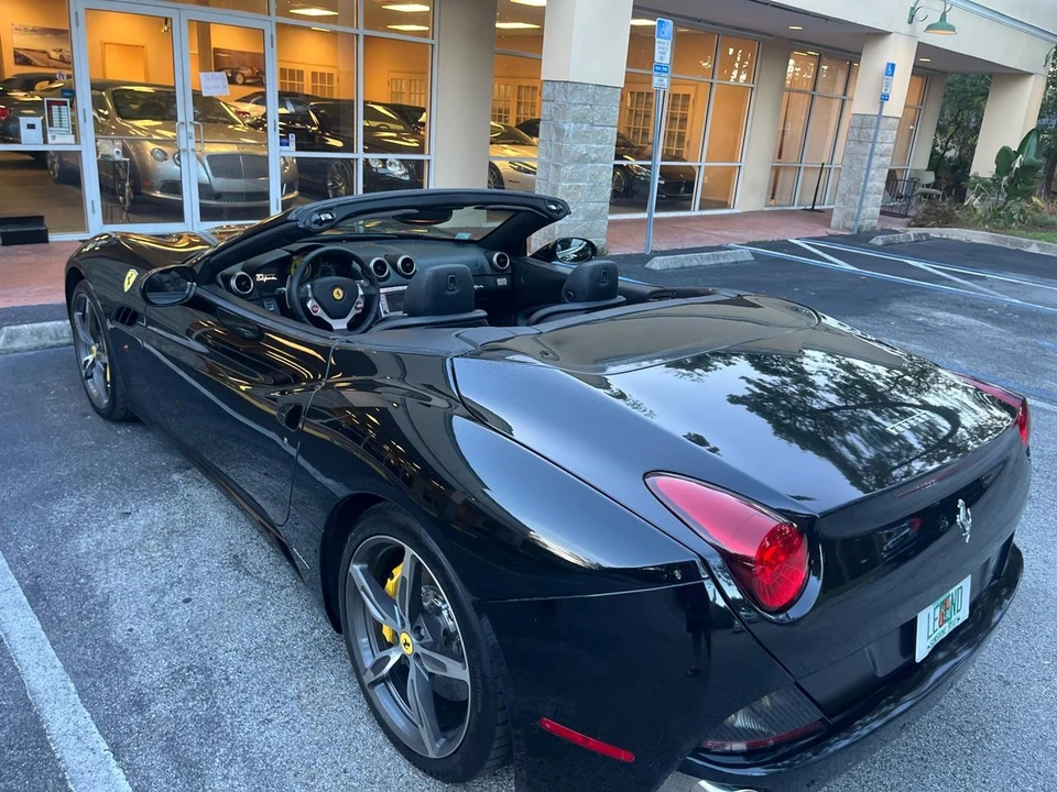 2010 Ferrari California - Image 9 of 31