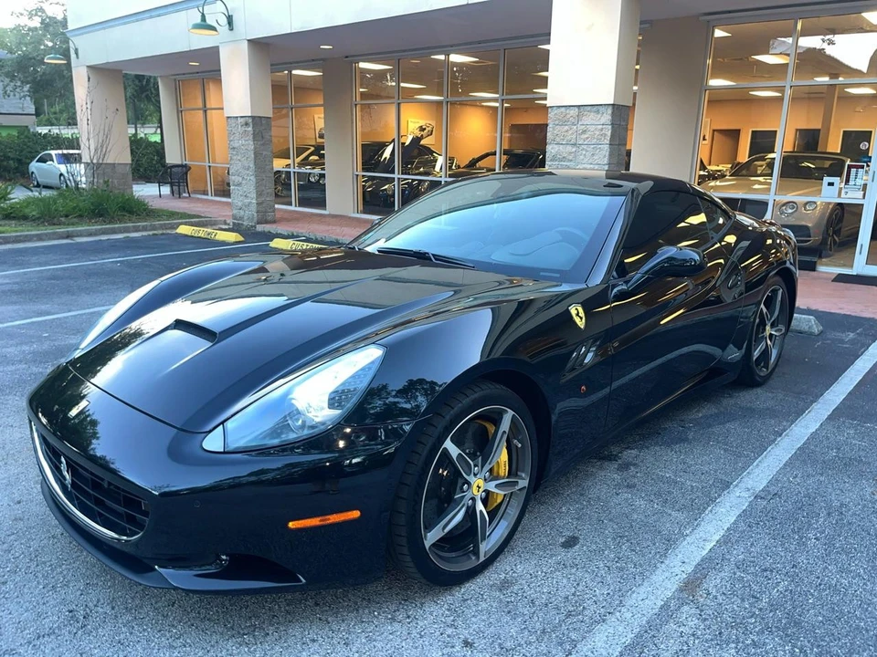 2010 Ferrari California - Image 25 of 31