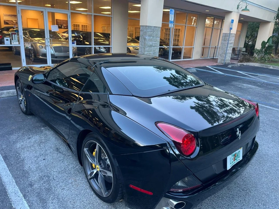 2010 Ferrari California - Image 23 of 31