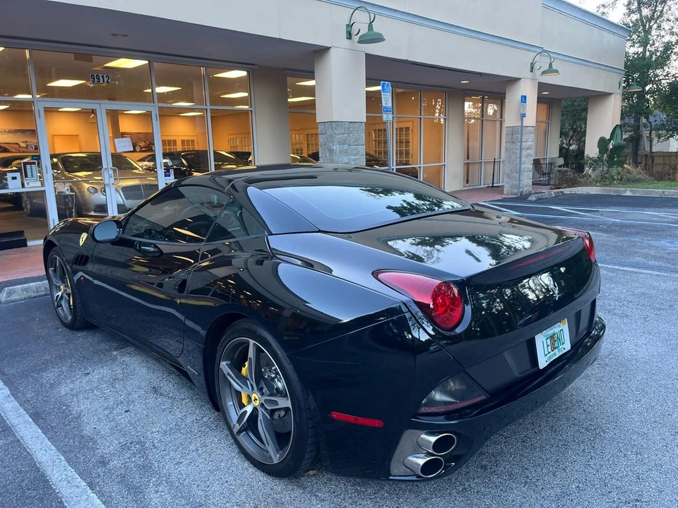 2010 Ferrari California - Image 22 of 31
