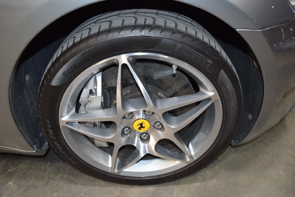 2010 Ferrari California - Image 16 of 21