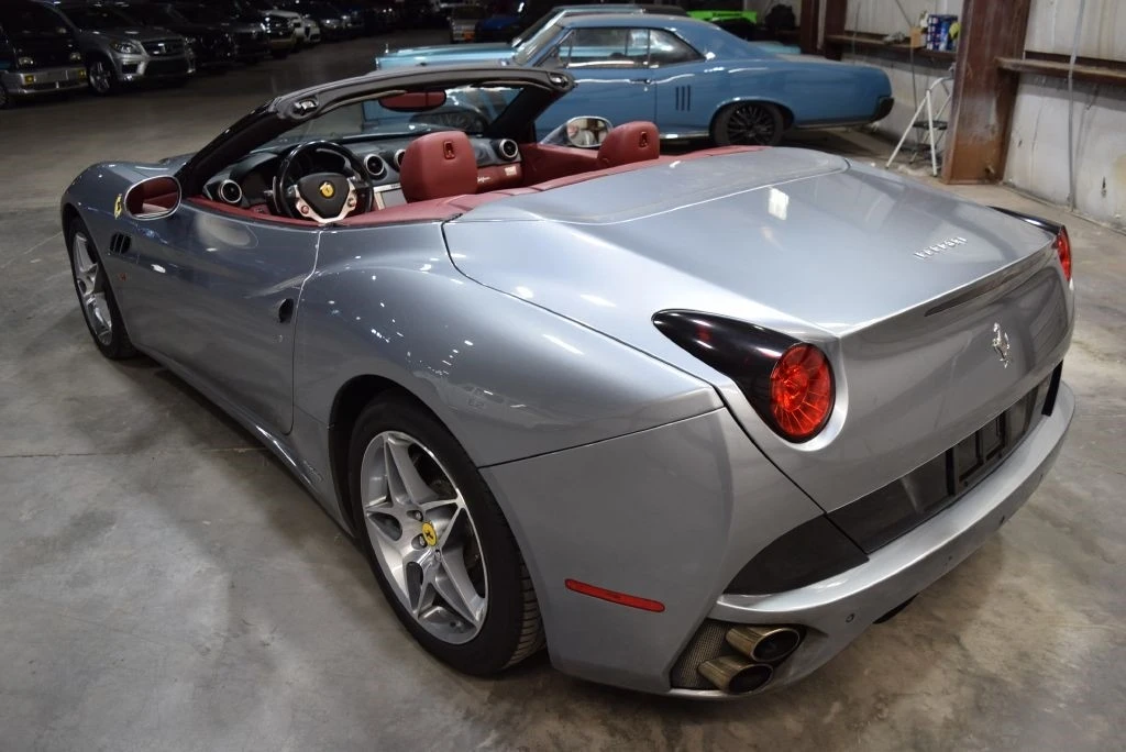 2010 Ferrari California - Image 8 of 21