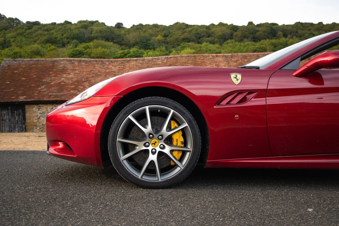 2010 Ferrari California - Image 11 of 30