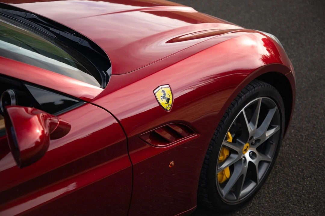 2010 Ferrari California - Image 12 of 30