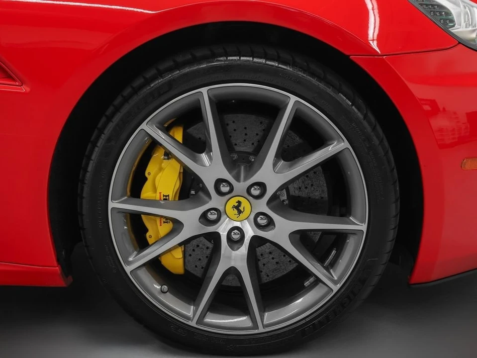 2010 Ferrari California - Image 12 of 31