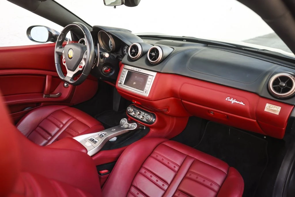 2010 Ferrari California - Image 27 of 31