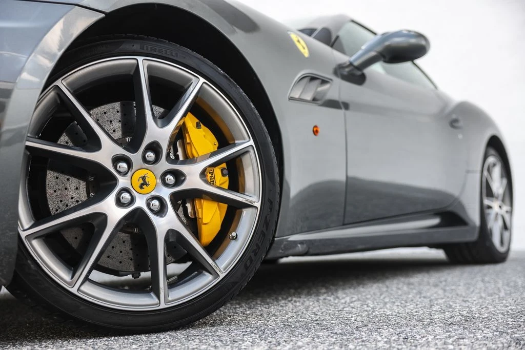 2010 Ferrari California - Image 13 of 31