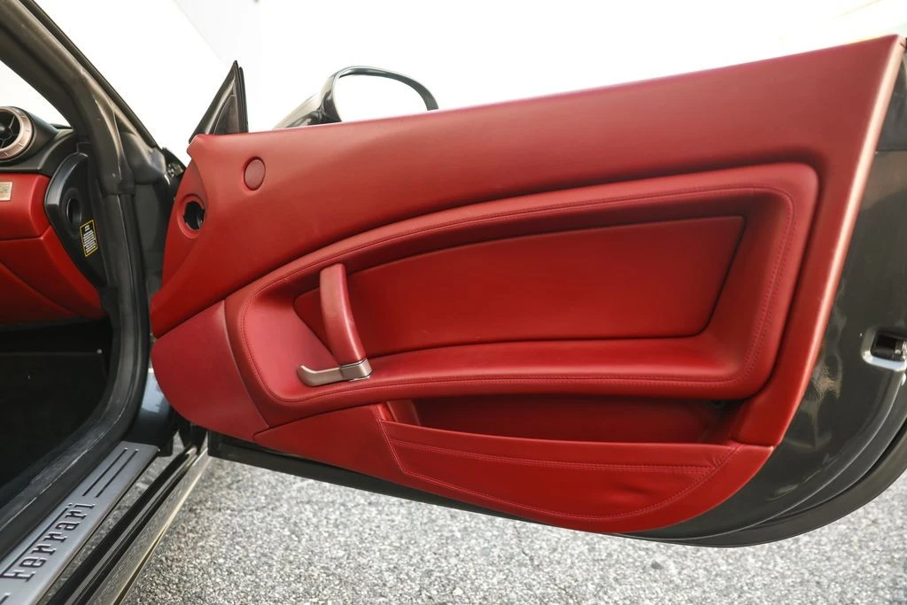 2010 Ferrari California - Image 26 of 31