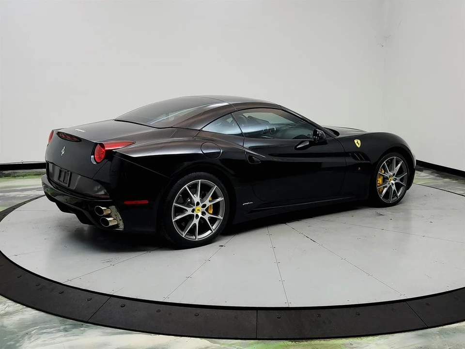 2010 Ferrari California - Image 5 of 31