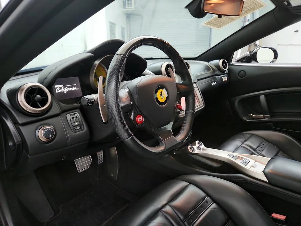 2010 Ferrari California - Image 13 of 31