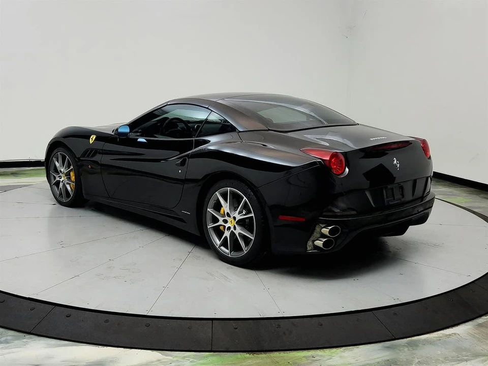 2010 Ferrari - Image 7 of 31