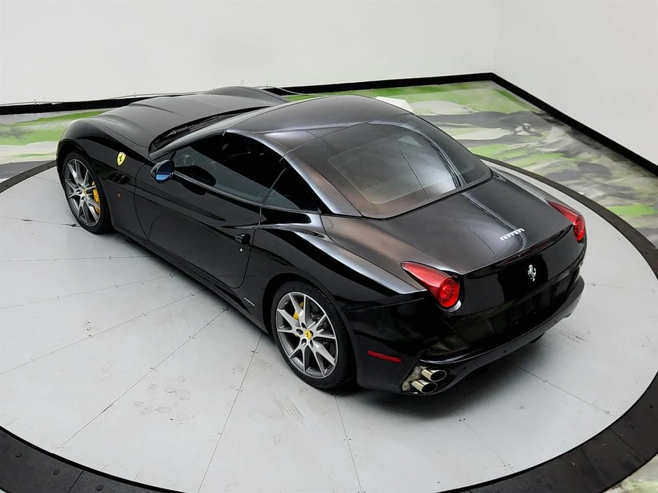 2010 Ferrari - Image 28 of 31