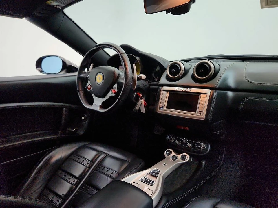 2010 Ferrari California - Image 22 of 31