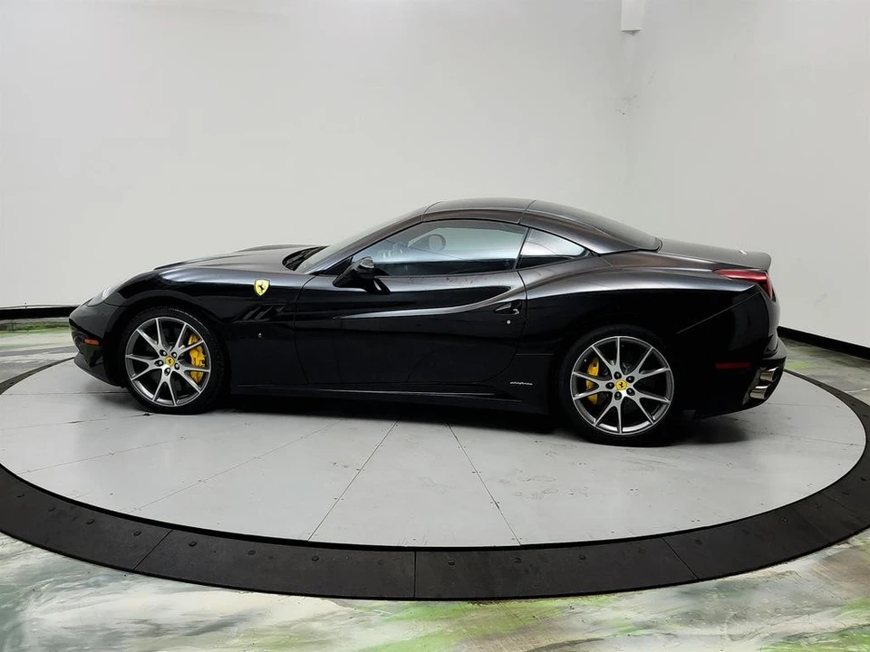 2010 Ferrari - Image 8 of 31