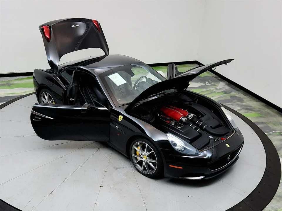 2010 Ferrari - Image 30 of 31