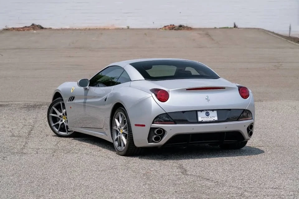 2010 Ferrari California - Image 16 of 20