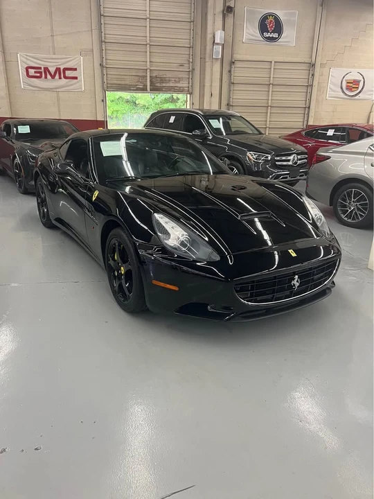 2010 Ferrari California - Image 2 of 10