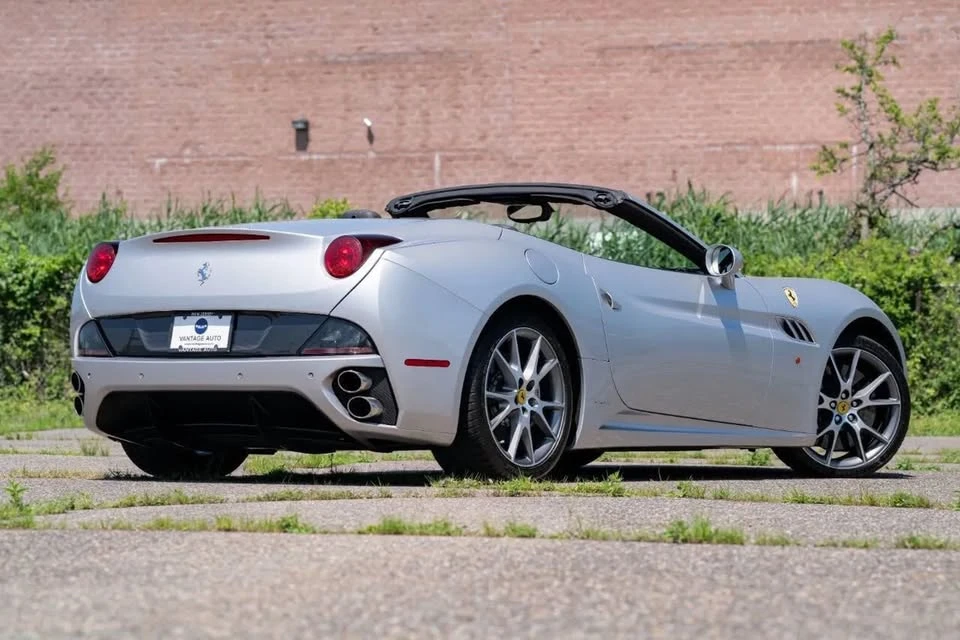 2010 Ferrari California - Image 2 of 20