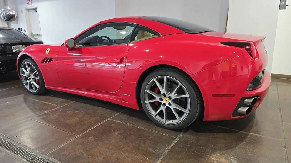 2010 Ferrari California - Image 5 of 7