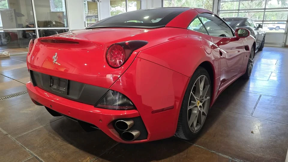 2010 Ferrari California - Image 3 of 7