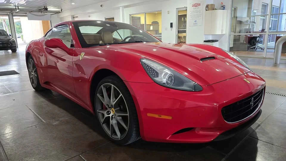 2010 Ferrari California - Image 2 of 7
