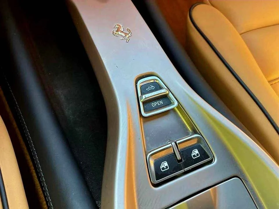 2010 Ferrari California - Image 17 of 20