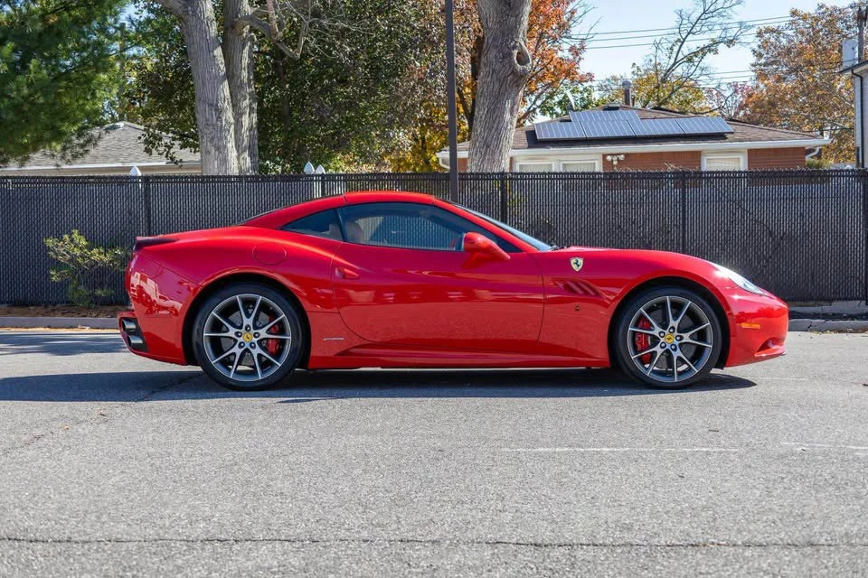 2010 Ferrari California - Image 5 of 16