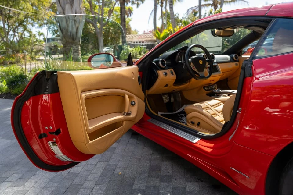 2010 Ferrari California - Image 13 of 17