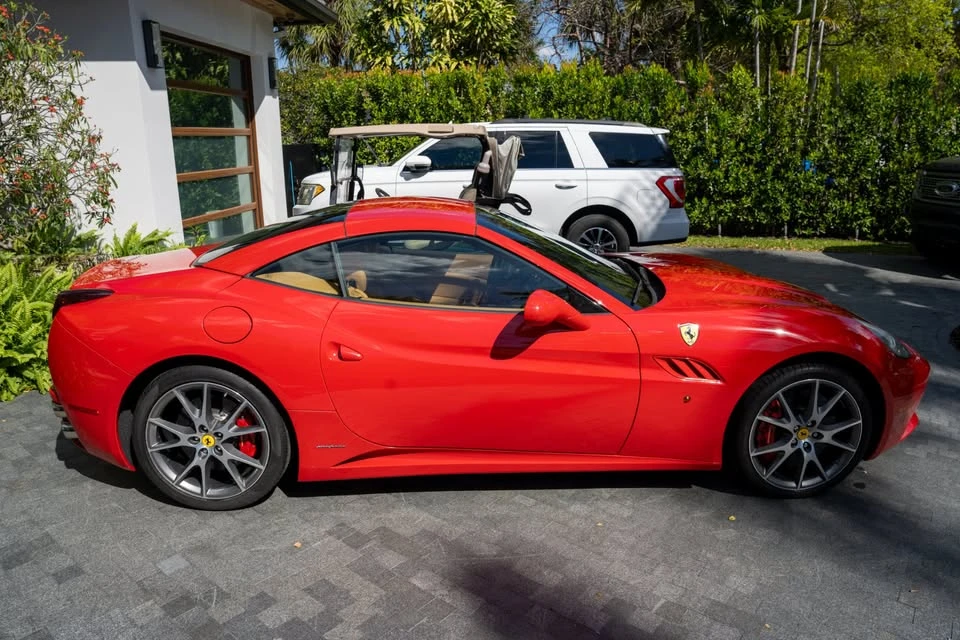 2010 Ferrari California - Image 4 of 17