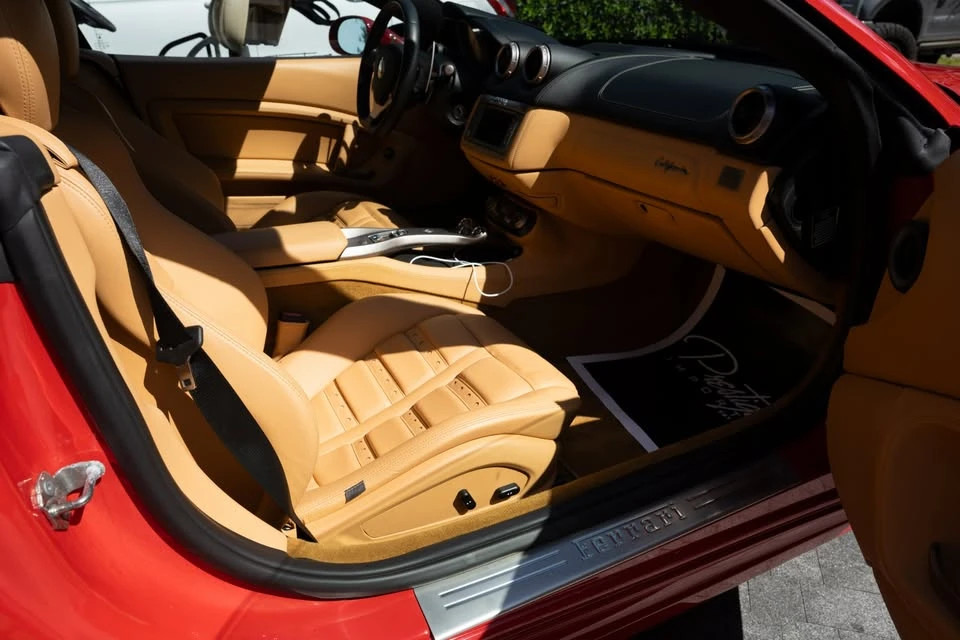 2010 Ferrari California - Image 14 of 17