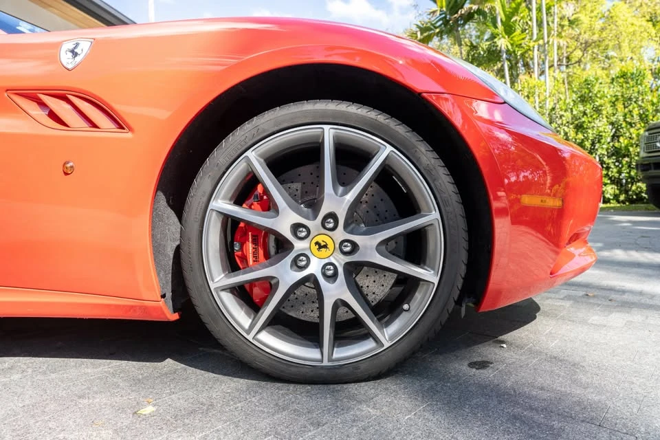 2010 Ferrari California - Image 17 of 17