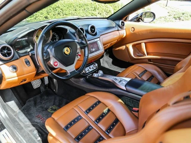 2010 Ferrari California - Image 22 of 31