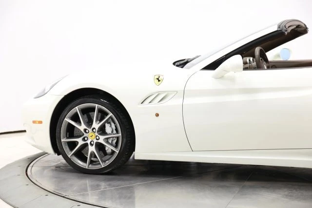 2010 Ferrari California - Image 9 of 31