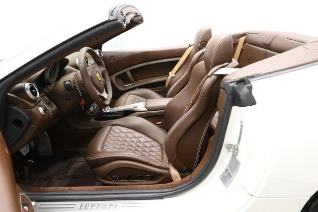 2010 Ferrari California - Image 15 of 31