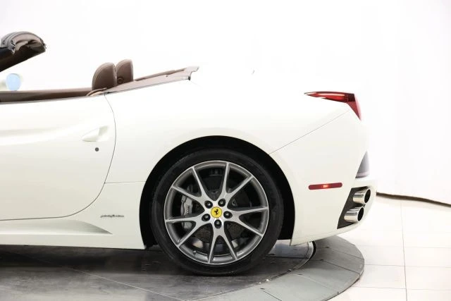2010 Ferrari California - Image 11 of 31
