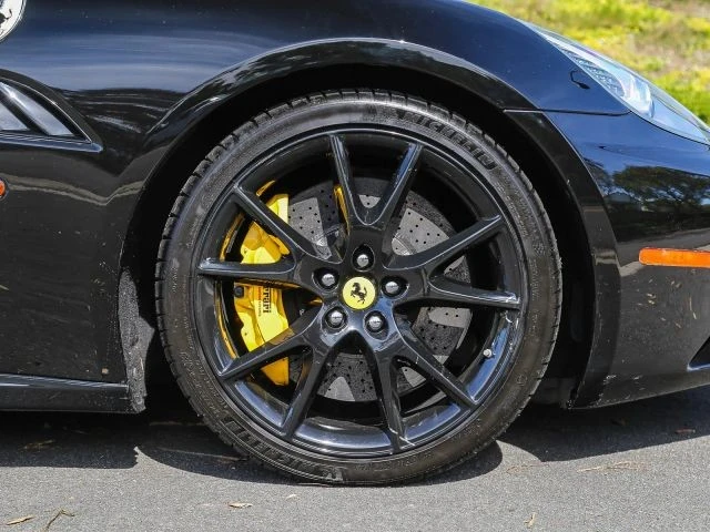 2010 Ferrari California - Image 12 of 31