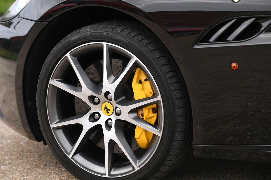 2010 Ferrari California - Image 27 of 31