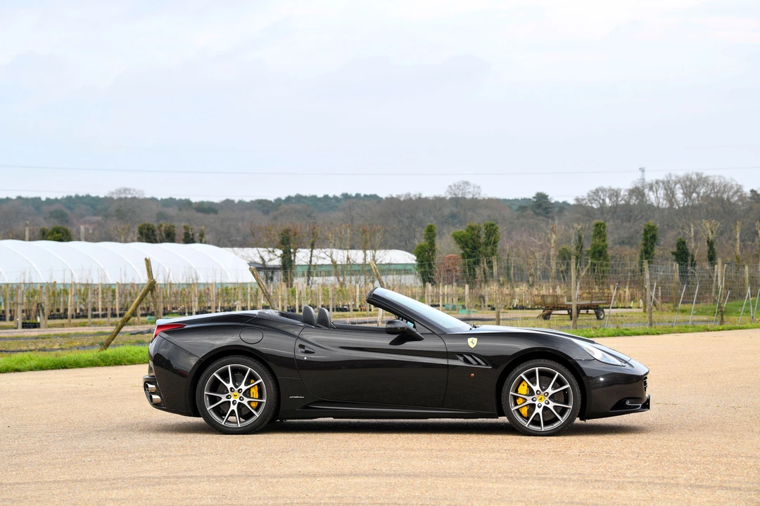 2010 Ferrari California - Image 16 of 31