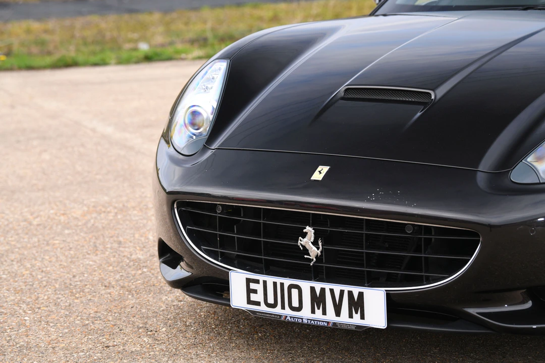 2010 Ferrari California - Image 19 of 31